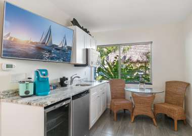 Siesta-Key-Beachside-Villas-One-Bedroom-Suite-Kitchen