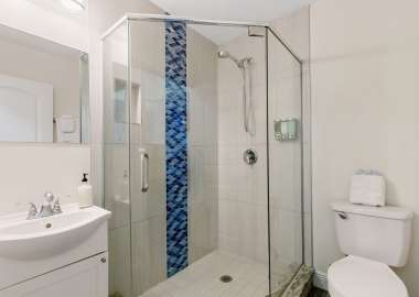 Siesta-Key-Beachside-Villas-Suite-Bathroom